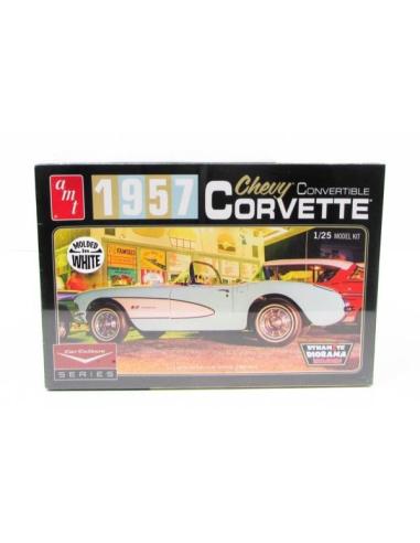 1957 Chevy Corvette Convertible AMT 1015 1/25 Scale Model