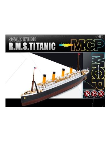 Academy R M S  TITANIC 1/100