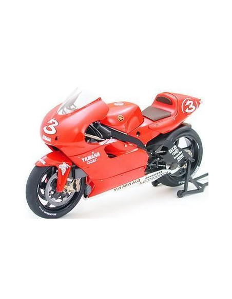 Factory Yamaha YZR500 '01 escala 1/12
