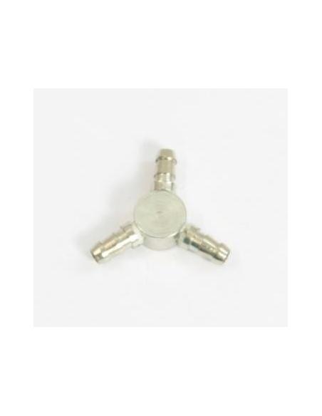 Conexión en T para combustible